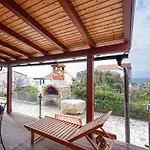 Near Stunning Beaches 度假居 *