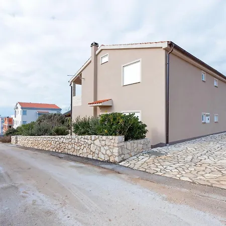 Modern Holiday In With Barbeque Holiday home