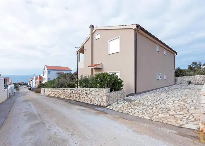 Near Stunning Beaches * Mandre