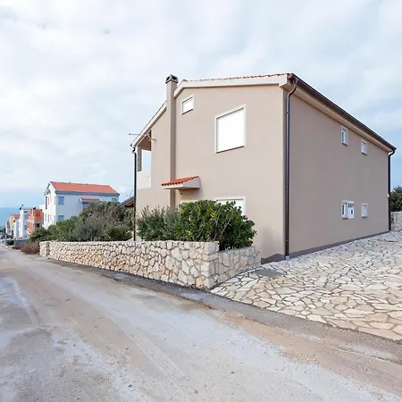 Near Stunning Beaches * Mandre