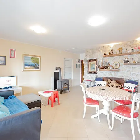 Near Stunning Beaches * Mandre