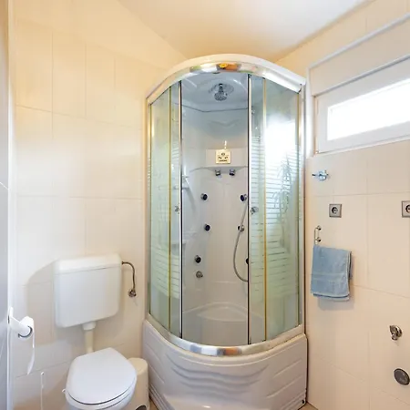 Near Stunning Beaches Vakantiehuis Mandre